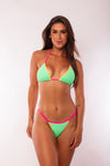 TOP TRIÁNGULO TWISTTER VERDE CON ROSA